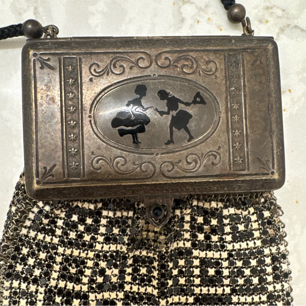 Vintage 1930’s Whiting & Davis Silver and Black MeshClutch